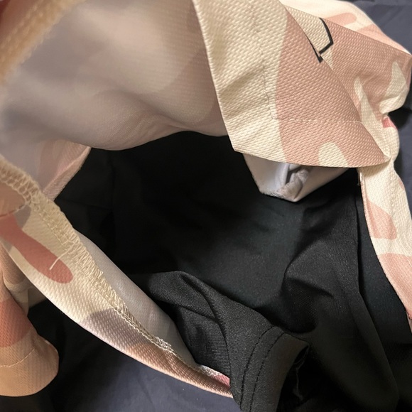 gym shorts with built in compression - Picture 3 of 4